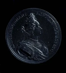 Vorderseite einer Porträtmedaille von Anna Isabella von Mantua, geprägt 1698. Inschrift: ANN-I SAB- D G MANT MONT CAR VIL GVAST ET C