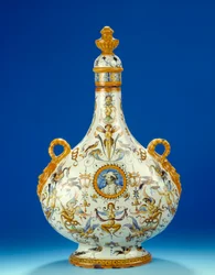 Vase in Form eines Kürbisses aus Majolika (Maiolica) aus den Fayence-Fabriken von Fontana in Urbino, Italien