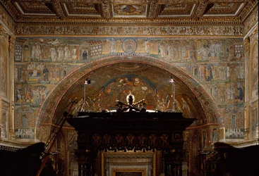 Ansicht der Apsis, mit Christus in Majestät und Szenen aus dem Leben Christi