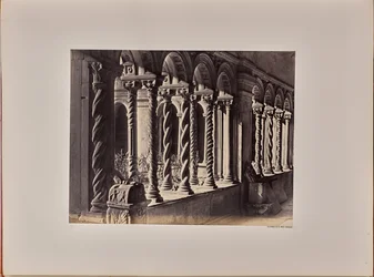 Der Kreuzgang von Saint Paul. Innenansicht