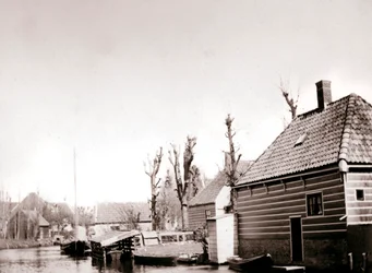 Häuser am Kanal, Broek, Niederlande, 1898