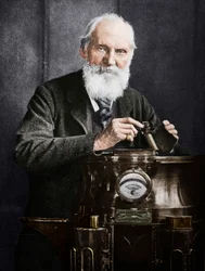 Lord Kelvin, schottischer Mathematiker und Physiker, mit seinem Kompass, 1902