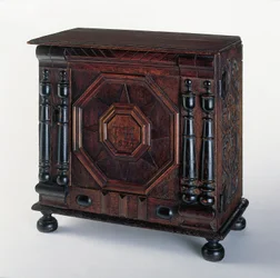 Der Joseph und Bathsheba Pope geschnitzte und aufgebrachte Wertsachenschrank, Salem, Massachusetts, 1679