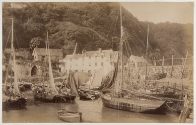 Fischerboote im Hafen von Clovelly
