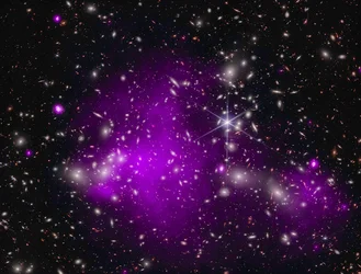 NASA-Teleskope entdecken rekordverdächtiges Schwarzes Loch