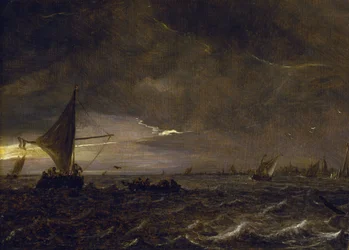 Fischerboote in einer Flussmündung bei Dämmerung, mit Blick auf eine Stadt und ihren Glockenturm am Horizont