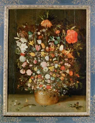 Stillleben: Ein Blumenstrauß in einer Holzvase