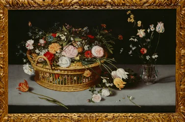 Stillleben mit Korb und Blumenvase