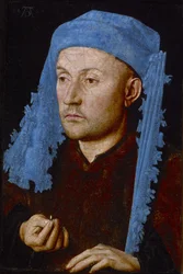 Mann mit blauer Kappe