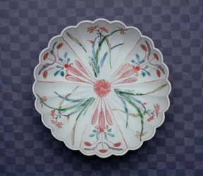 Arita Chrysanthemenförmige Schale, spätes 17. Jahrhundert