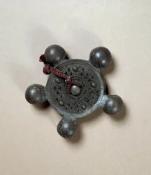 Bronzespiegel mit fünf kleinen Kugeln, Kofun-Periode (250-538)