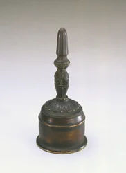Buddhistische Ritualglocke, Kamakura-Periode, 1185-1333