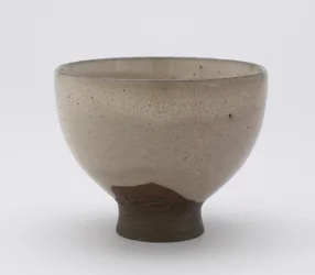 Inkyuzan-Ware-Teeschale in Goki-Form, mit eingedrücktem Zeichen, Teeschale (gokijawan), ca. 1804-25
