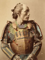 Porträt eines Samurai des alten Japan mit voller Rüstung, 1890
