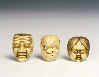 Drei Masken