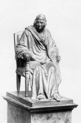 Sitzende Figur Voltaires
