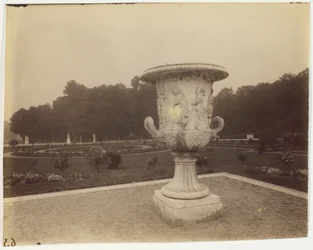 Versailles, Vase von Cornu