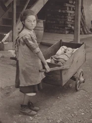 Schweiz: Das einfache Leben, ein primitiver Kinderwagen