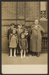[Gruppe von Kindern]