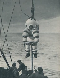 Der ewige Kampf gegen das Meer: Gepanzerte Hülle für den Tiefseetaucher, ca. 1935