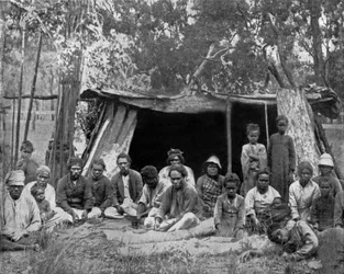 Einheimische in Queensland (Australien) (s/w Foto)