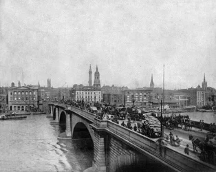 London Bridge, erbaut 1831 über die Themse in London, ca. 1900
