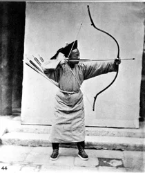China, Bogenschütze, um 1870 (Foto)