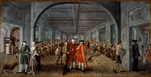 Wetter Brothers Indian Fabric Factory. Links, Herr und Frau Jean Rodolphe Wetter reich gekleidet. In der Mitte präsentiert ein Arbeiter eine Druckplatte dem Fabrikleiter Pierre Pignet, hinter ihnen die Arbeiter bei der Arbeit.
