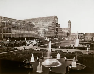 Der Kristallpalast in London: die Gärten und Brunnen, ca. 1870