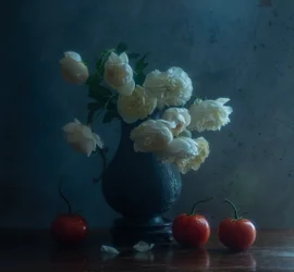 Elegante Rosen und Tomaten