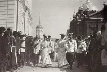 Die russische Zarenfamilie besucht das Kloster Sarow, Russland, 1903