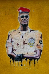 Straßenkunstporträt von Mamadi Doumbouya, Conakry, 2019
