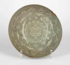 Schale mit Kranichen und Wolken, ca. 1150-1200