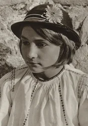 Rumänien: Dragus, Bauernmädchen