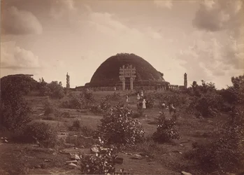 Gesamtansicht von Sanchi Tope von Norden