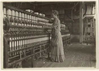 In einer altmodischen Textilfabrik (Spinner)