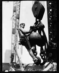Auf dem Hebezug, das Empire State Building, 1931