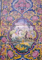 Löwenjagd, polychrome Fliesendekoration an der Vorderseite des Qavam-Hauses, auch bekannt als Narenjestan e Ghavam