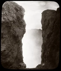 Blick in einen Vulkankrater, Japan