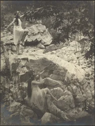 Tänzer auf Felsen