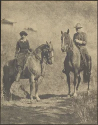 [Frau und Mann zu Pferd]