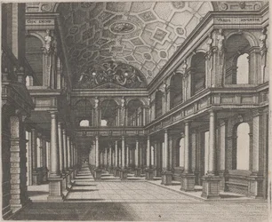 Blick in eine Halle mit toskanischen Säulen