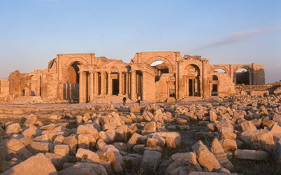 Ruinen von Hatra, eine antike Stadt in Obermesopotamien, der Tempel von Manan aus dem 1. Jahrhundert