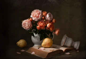 Elegante Rosen und Birnen