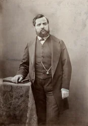 Dreiviertelporträt des Malers Thomas Couture, mit Schnurrbart und dichtem Bart