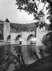 Pont Valentré, Cahors, Frankreich, 1937