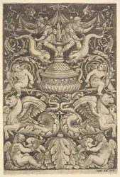 Ein Ornamentpanel mit einer großen Vase in der Mitte, Putti und anderen Figuren