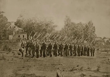 Infanteriekompanie in der Nähe von Harper