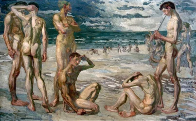 Junge Männer am Meer