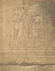Äußere Skulpturen des Granitheiligtums des Palastes von Karnak Sacre de Philippe-Ar..., 1849-50